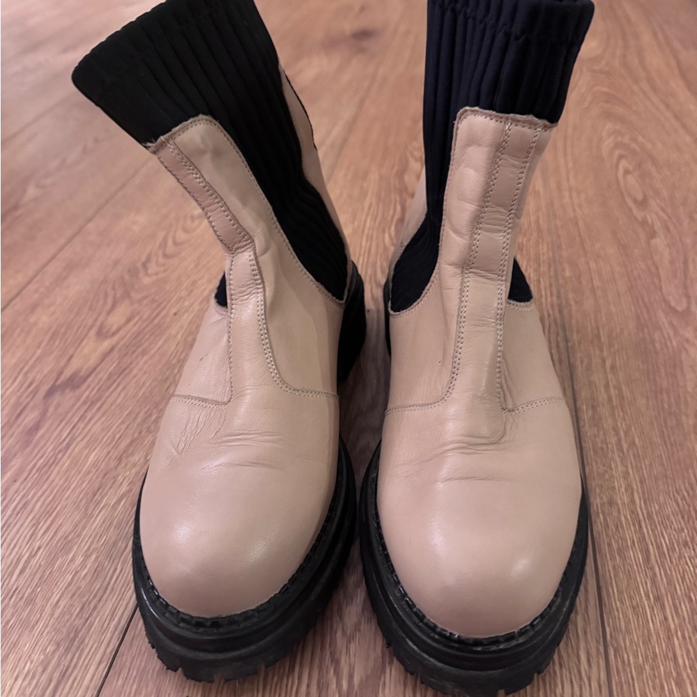 Anthropologie Chelsea Boots 🖤 - Picture 7 of 8